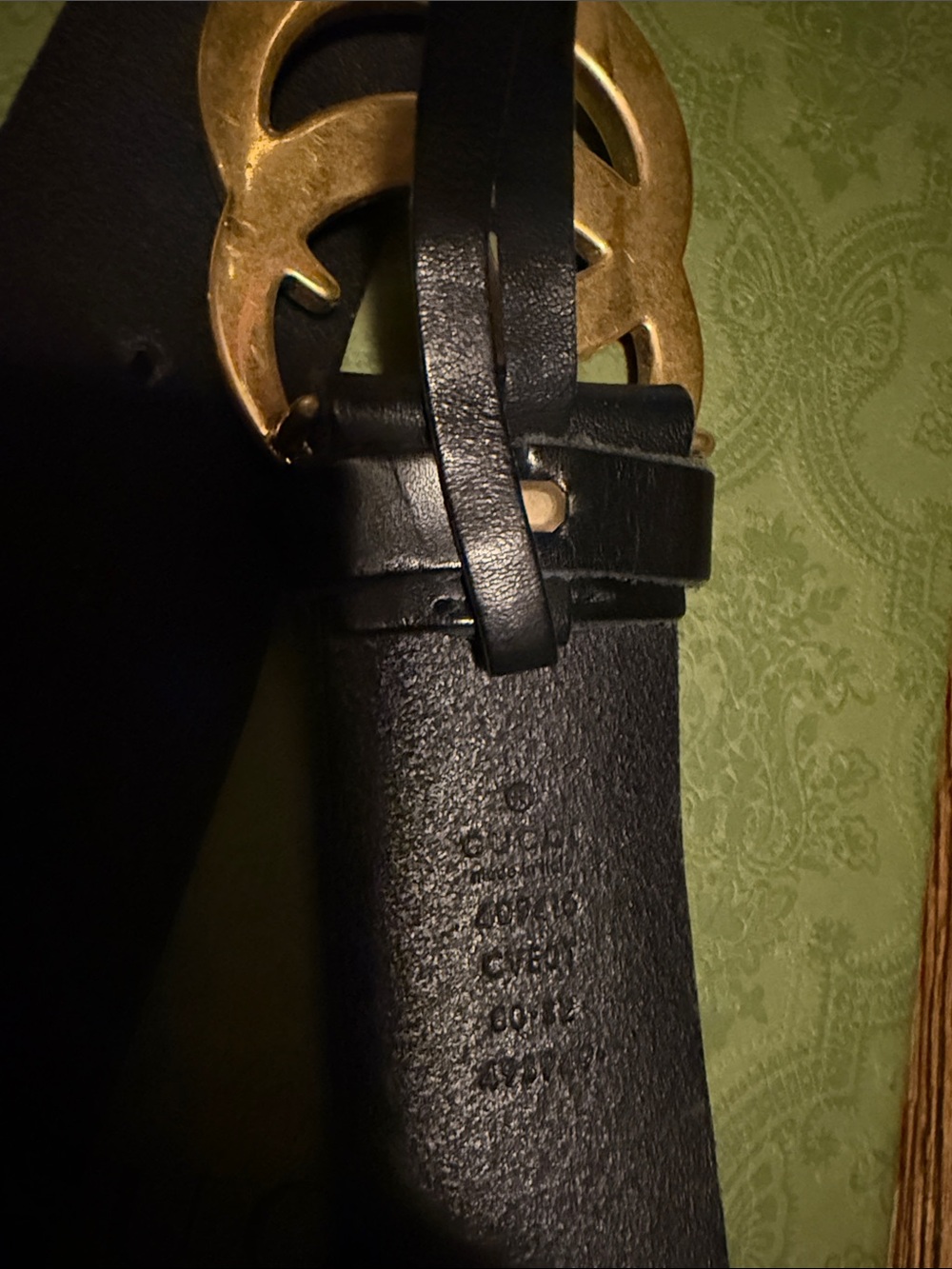 Gucci Black Leather Belt with Gold Double G Buckle - Picture 5 of 7